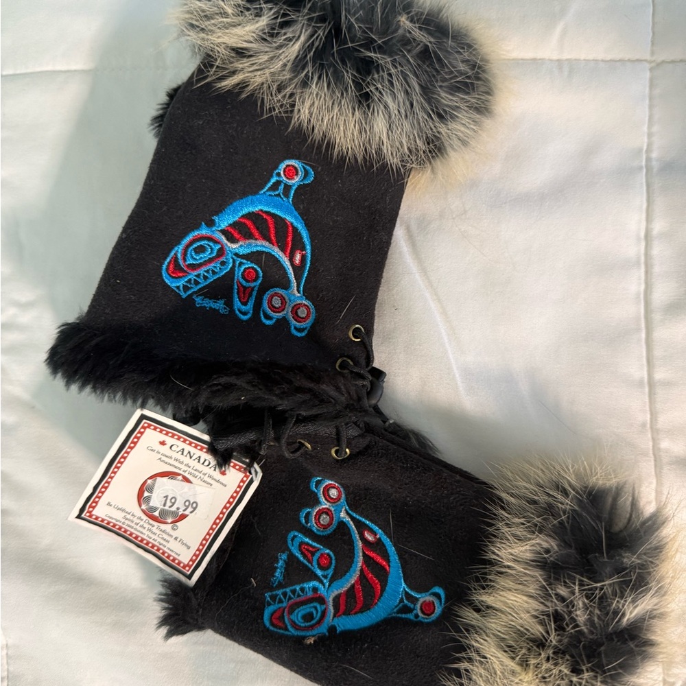 Aztec American Indian Alaska Canadian Suede Fingerless Gloved w/Fur Trim NEW NWT